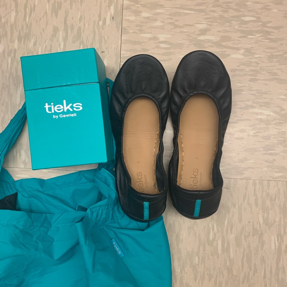 Tieks- Matte Black- Like New Size 8
